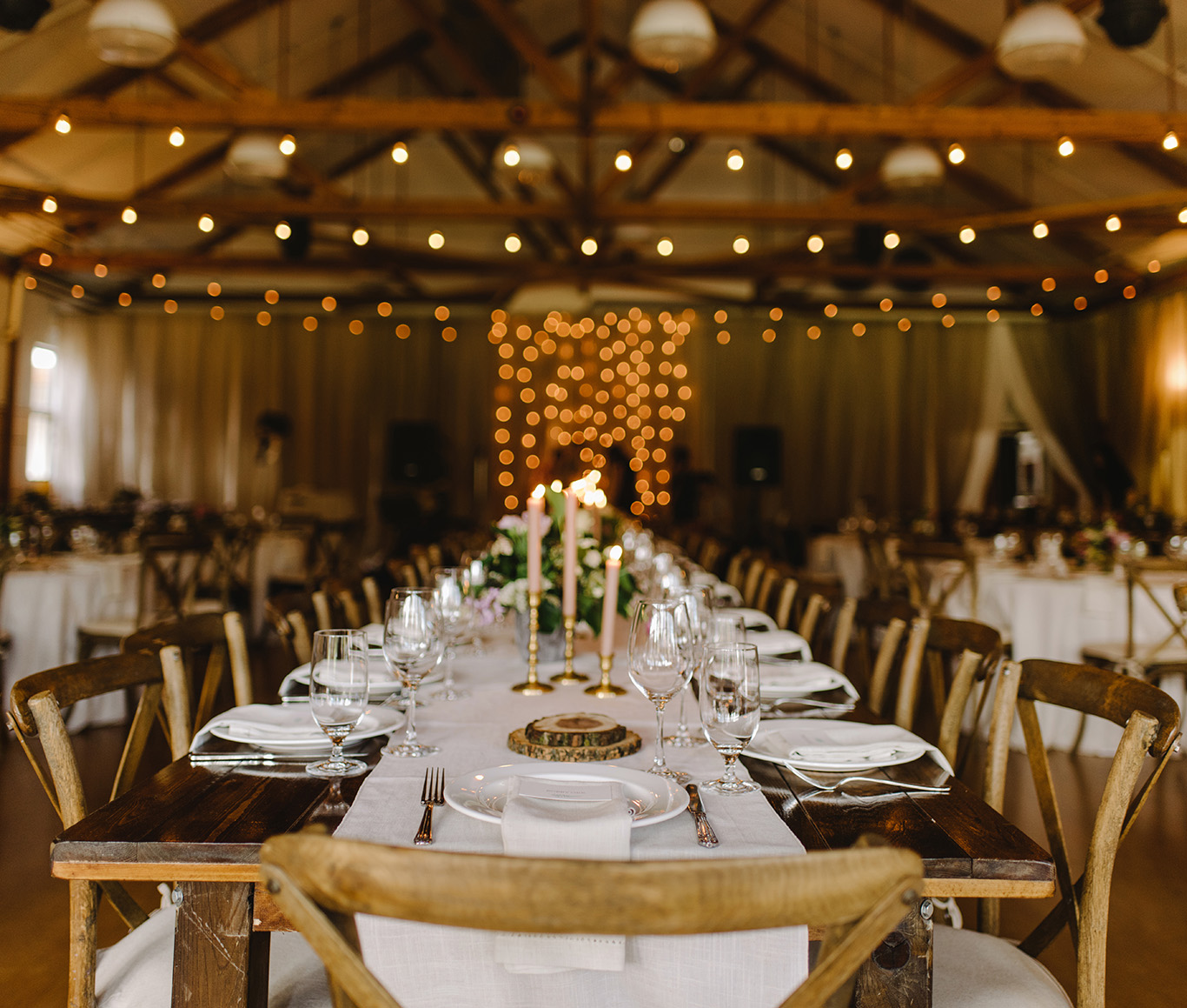 Our Lind Hall offers a rustic and authentic setting for your special day. The Lind Hall is large and spacious with wooden beams on the ceiling and holds a maximum of 200 people. 
